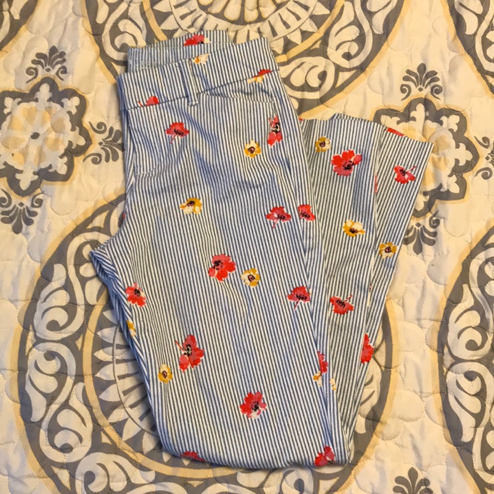 Old Navy Floral Pixie Pants Size 0